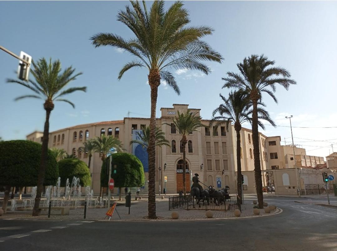 Estudio B Cerca De La Plaza De Toros Alicante Esterno foto