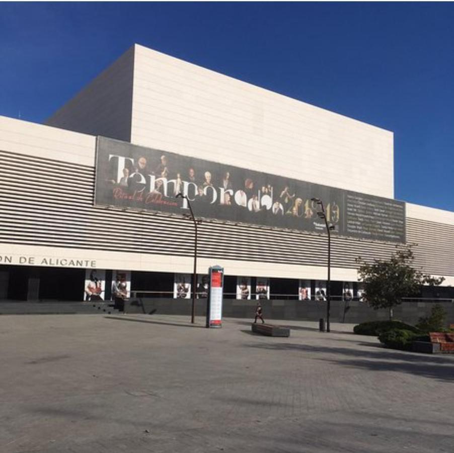 Estudio B Cerca De La Plaza De Toros Alicante Esterno foto
